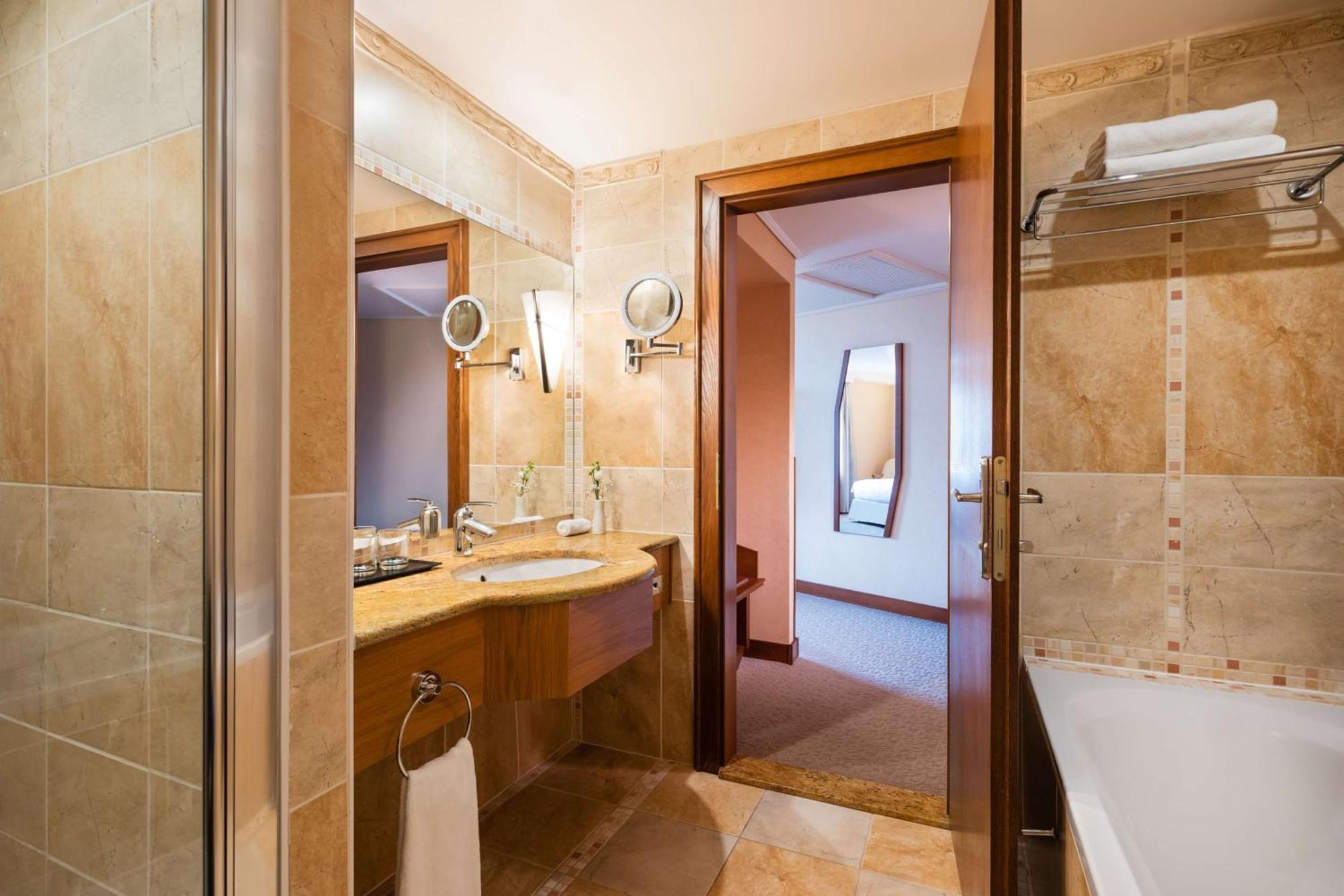 Hotel Lindner Castle